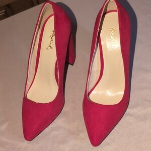 Qupid Bold Red Heels